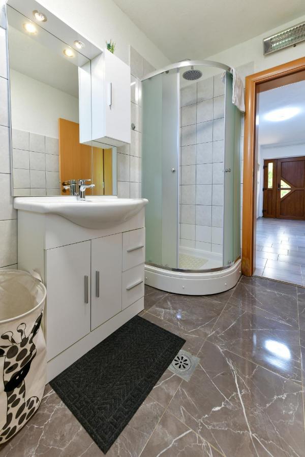 Apartman Plum Plitvice Drežnik Grad Buitenkant foto